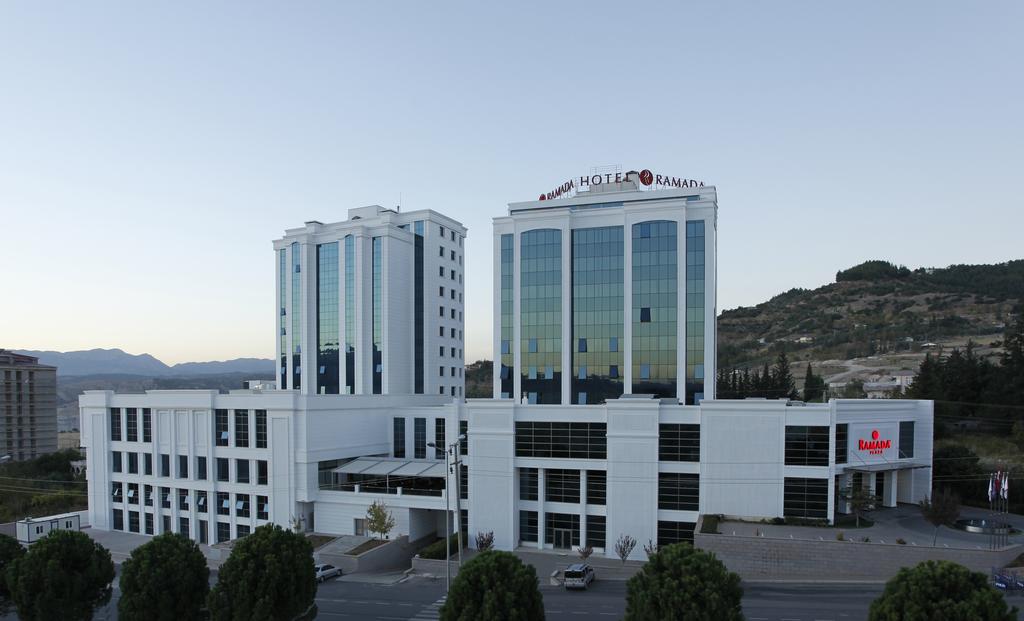 Ramada Plaza By Wyndham Kahramanmaras Hotel Buitenkant foto